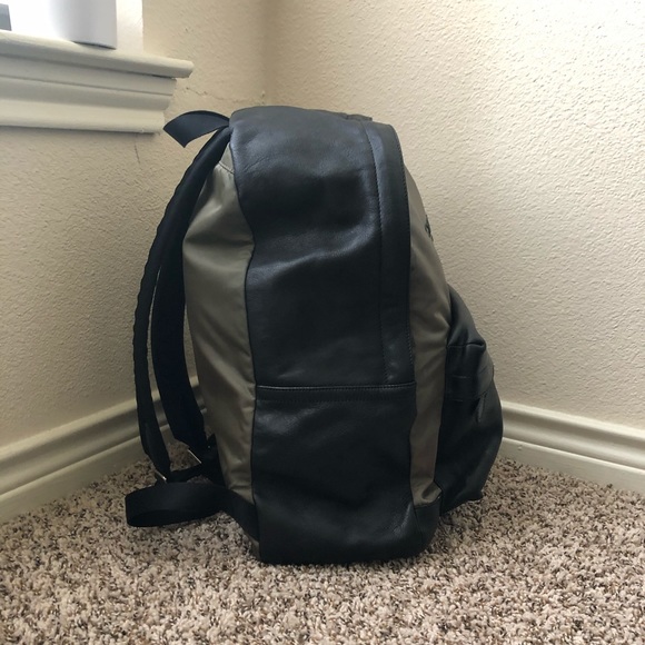 Coach Classic Leather Backpack - Picture 3 of 6